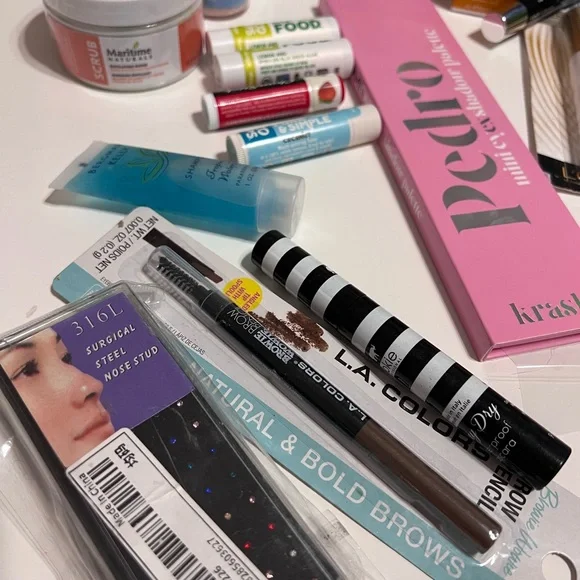 24 piece set! Make up skin care hair personal care items cosmetics bundle lot - Picture 3 of 7